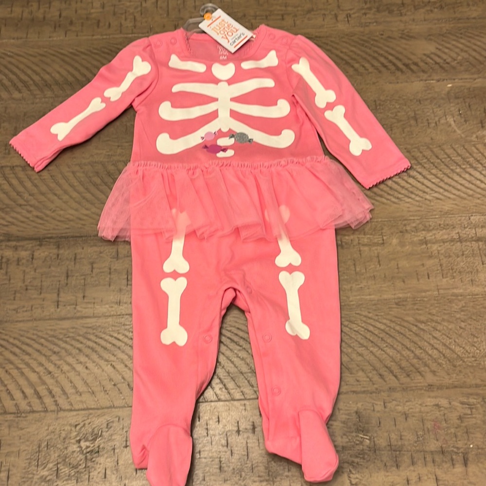 New 6 months Halloween pjs